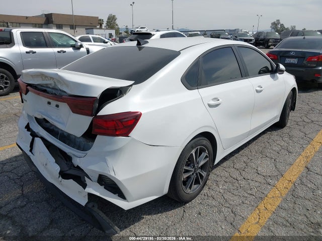 2024 Kia Forte Lxs მანქანა იყიდება აუქციონზე, vin: 3KPF24ADXRE715014, აუქციონის ნომერი: 44729195