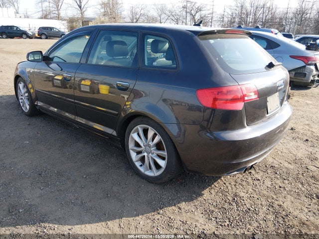 2013 AUDI A3 WAUDFAFM0DA017569 Photo 2