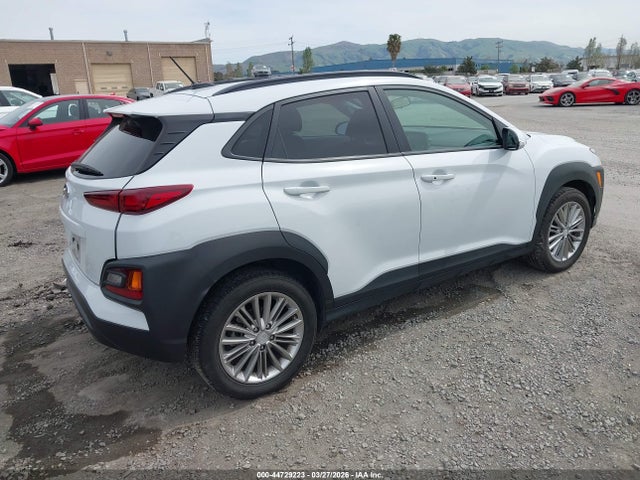 2018 HYUNDAI KONA KM8K22AA3JU184328 Photo 3