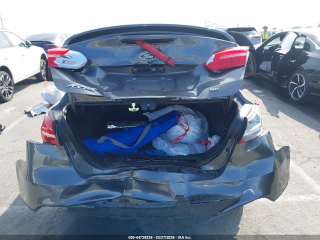 Ford FOCUS SE 2015 1FADP3F25FL380585 Image 16