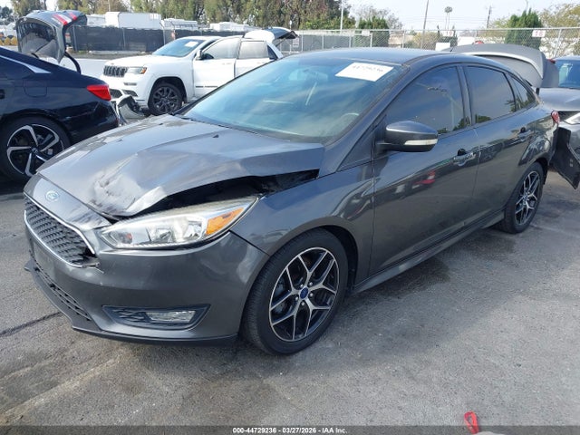 Ford FOCUS SE 2015 1FADP3F25FL380585 Image 2