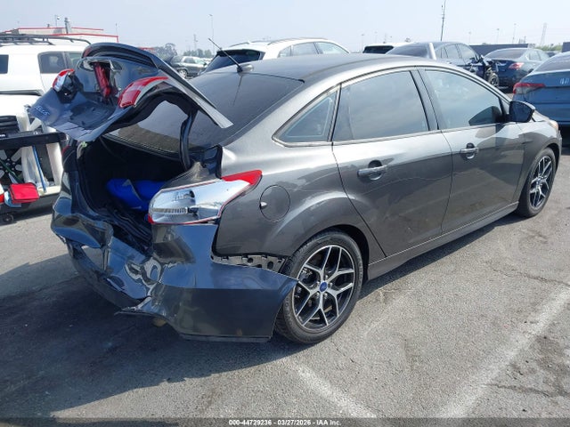 Ford FOCUS SE 2015 1FADP3F25FL380585 Image 4