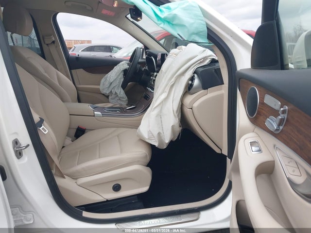 44729251 :رقم المزاد ، W1N0G8DB7NG115479 vin ، 2022 Mercedes-benz Glc 300 Suv مزاد بيع