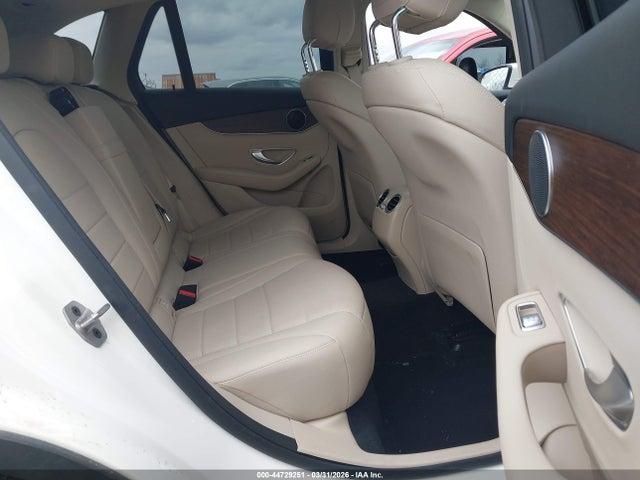 44729251 :رقم المزاد ، W1N0G8DB7NG115479 vin ، 2022 Mercedes-benz Glc 300 Suv مزاد بيع