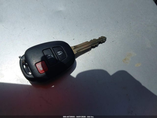 2022 TOYOTA COROLLA CROSS 7MUAAAAG0NV009942 Photo 10