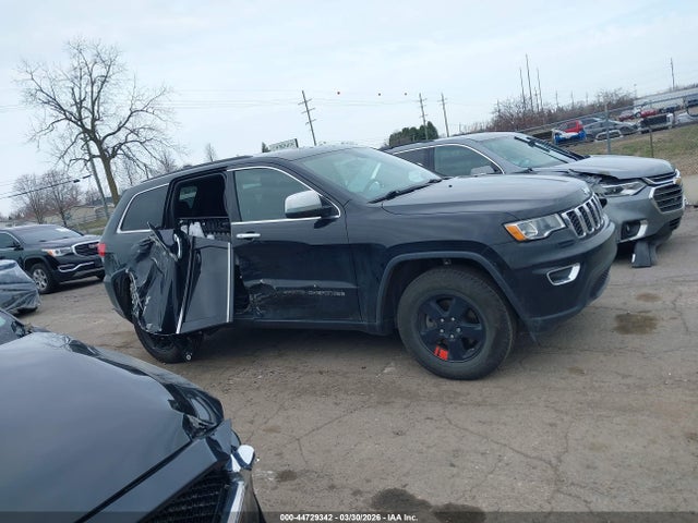 44729342 :رقم المزاد ، 1C4RJFAG9JC277099 vin ، 2018 Jeep Grand Cherokee Laredo 4x4 مزاد بيع