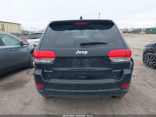 44729342 :رقم المزاد ، 1C4RJFAG9JC277099 vin ، 2018 Jeep Grand Cherokee Laredo 4x4 مزاد بيع