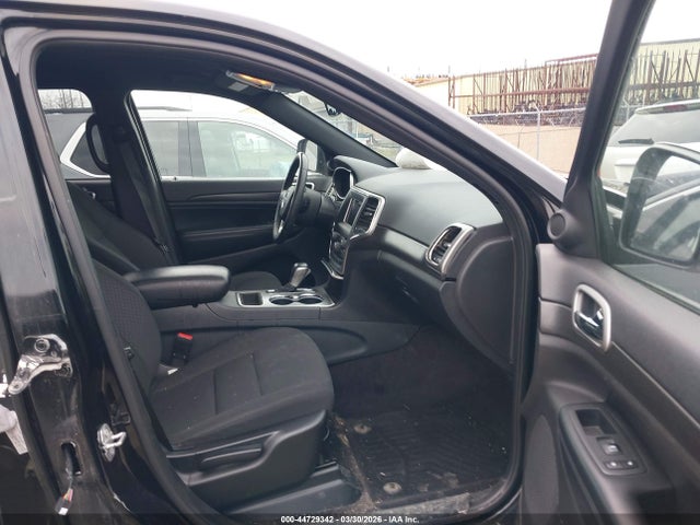 44729342 :رقم المزاد ، 1C4RJFAG9JC277099 vin ، 2018 Jeep Grand Cherokee Laredo 4x4 مزاد بيع