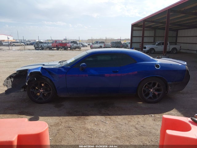44729344 :رقم المزاد ، 2C3CDZAG0JH311642 vin ، 2018 Dodge Challenger Sxt Plus مزاد بيع