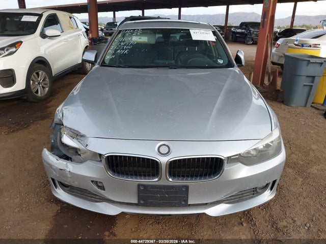 2015 Bmw 320i მანქანა იყიდება აუქციონზე, vin: WBA3B1C50FK141570, აუქციონის ნომერი: 44729367