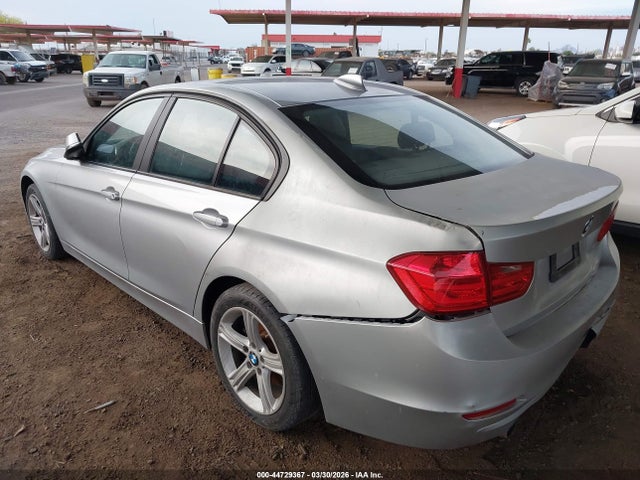 2015 Bmw 320i მანქანა იყიდება აუქციონზე, vin: WBA3B1C50FK141570, აუქციონის ნომერი: 44729367