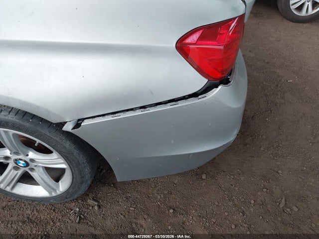 2015 Bmw 320i მანქანა იყიდება აუქციონზე, vin: WBA3B1C50FK141570, აუქციონის ნომერი: 44729367