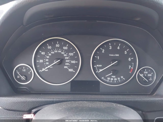 2015 Bmw 320i მანქანა იყიდება აუქციონზე, vin: WBA3B1C50FK141570, აუქციონის ნომერი: 44729367