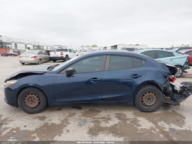 Продаж на аукціоні авто 2018 Mazda Mazda3 Sport, vin: 3MZBN1U73JM172607, номер лоту: 44729390