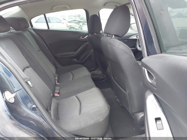 Продаж на аукціоні авто 2018 Mazda Mazda3 Sport, vin: 3MZBN1U73JM172607, номер лоту: 44729390