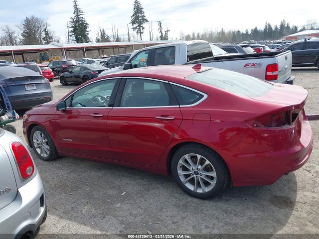 3FA6P0MUXKR235713 Ford Fusion Hybrid Sel