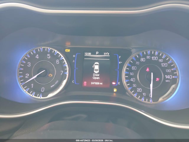 Продажа на аукционе авто 2015 Chrysler 200 Limited, vin: 1C3CCCAB6FN578075, номер лота: 44729423