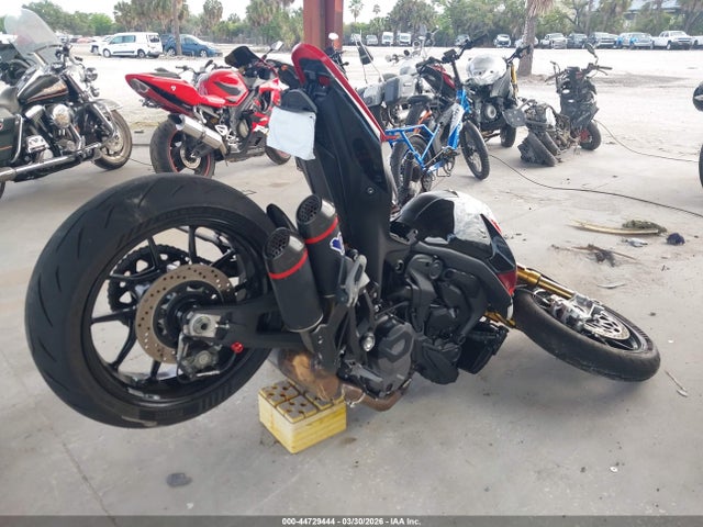 Ducati Monster 2025 ZDMMAMDT3SB009653 Image 4