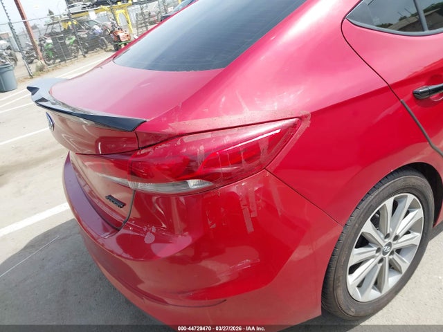 5NPD84LF8HH033523 Hyundai ELANTRA SE