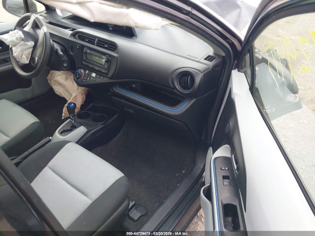 2013 TOYOTA PRIUS C JTDKDTB39D1537326 Photo 4