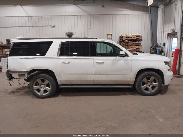 2017 Chevrolet Suburban Lt მანქანა იყიდება აუქციონზე, vin: 1GNSKHKC8HR254255, აუქციონის ნომერი: 44729527