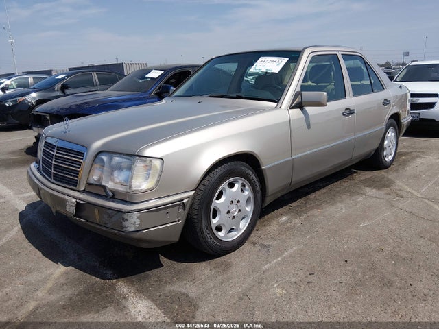 1994 MERCEDES-BENZ E WDBEA34E8RC045417 Photo 1