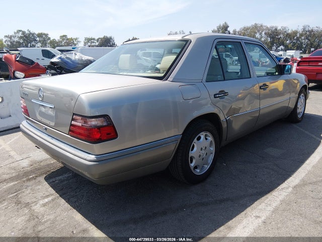 1994 MERCEDES-BENZ E WDBEA34E8RC045417 Photo 3