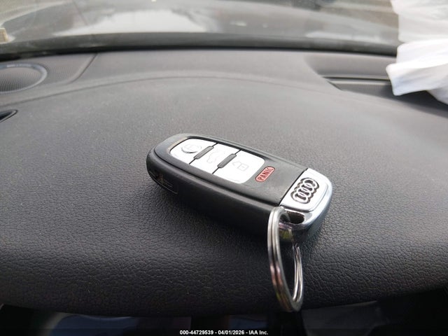 2010 AUDI A5 WAULFAFR9AA007089 Photo 10