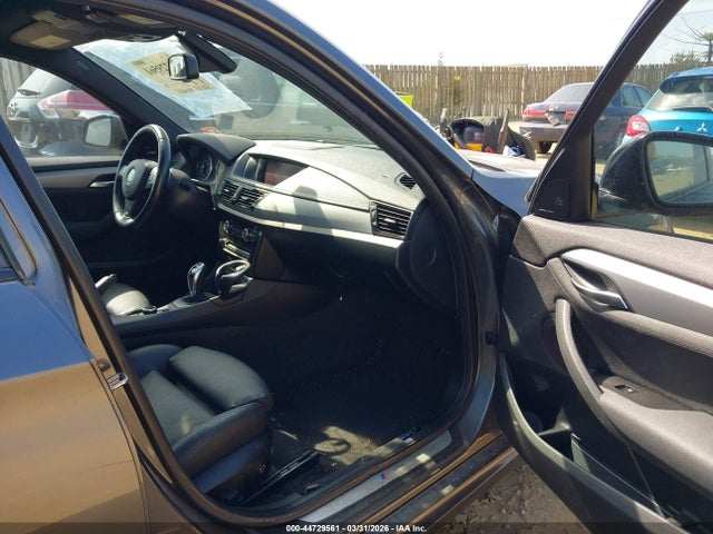 2015 BMW X1 WBAVM1C54FVZ93860 Photo 4