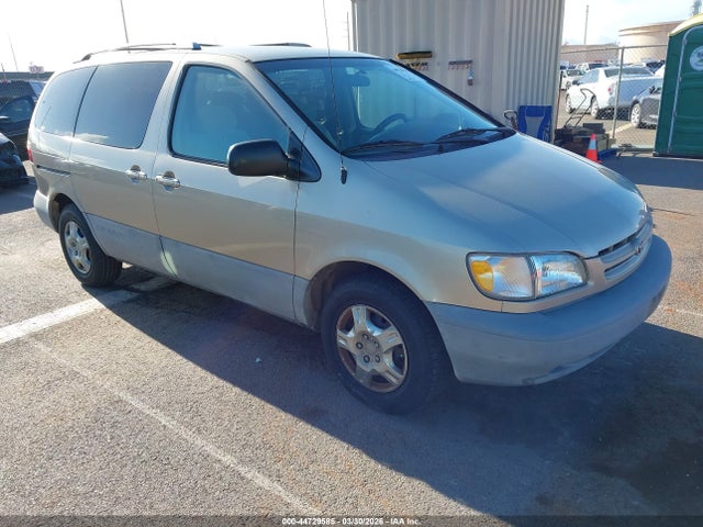 Auction sale of the 2000 Toyota Sienna Le, vin: 4T3ZF13C6YU257768, lot number: 44729585