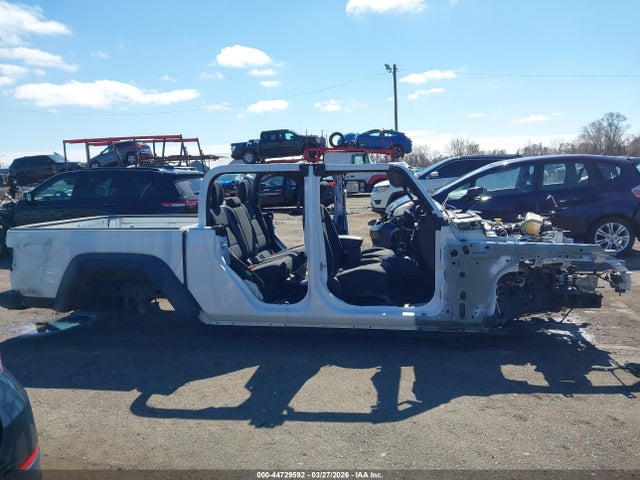 Продажа на аукционе авто 2022 Jeep Gladiator Sport 4x4, vin: 1C6HJTAG2NL127214, номер лота: 44729592