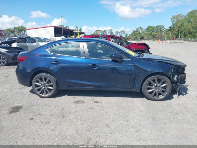 44729602 :رقم المزاد ، 3MZBN1V37JM191057 vin ، 2018 Mazda Mazda3 Touring مزاد بيع