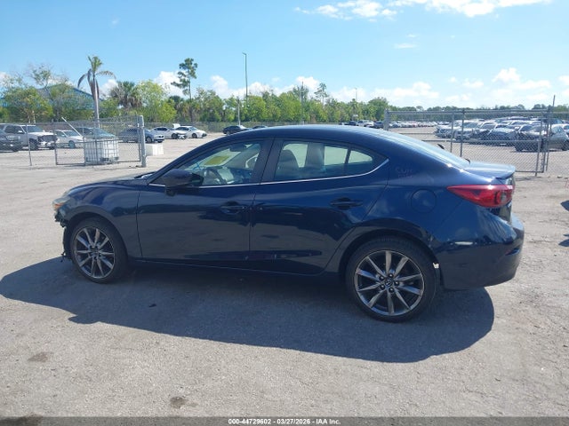 44729602 :رقم المزاد ، 3MZBN1V37JM191057 vin ، 2018 Mazda Mazda3 Touring مزاد بيع