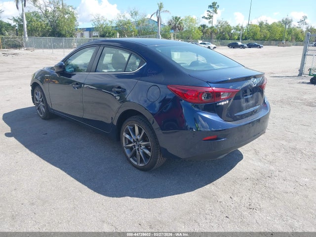 2018 MAZDA MAZDA3 3MZBN1V37JM191057 Photo 2