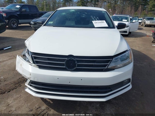 3VWD17AJ1GM413340 Volkswagen Jetta 1.8t Sport