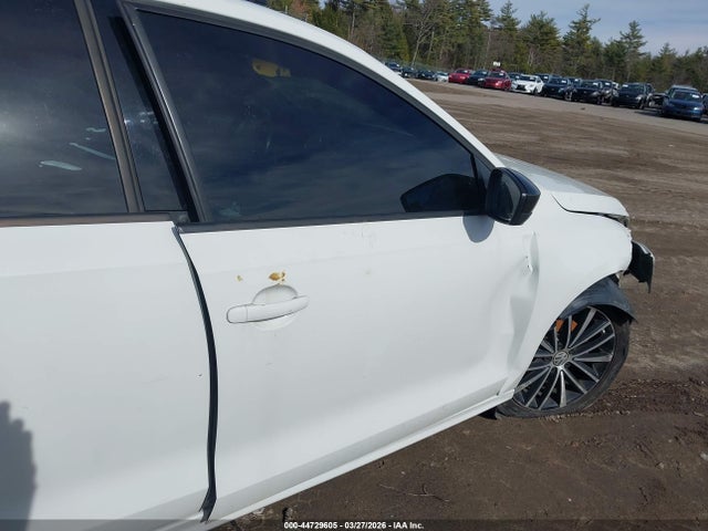 3VWD17AJ1GM413340 Volkswagen Jetta 1.8t Sport