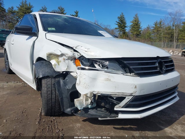 3VWD17AJ1GM413340 Volkswagen Jetta 1.8t Sport