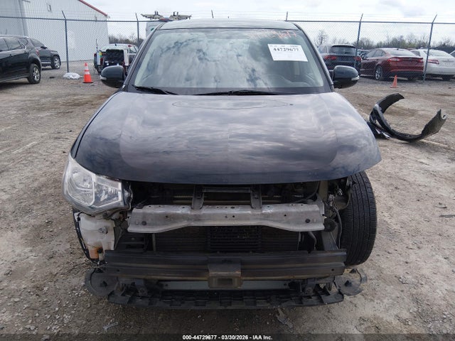 Продажа на аукционе авто 2015 Mitsubishi Outlander Se, vin: JA4AZ3A38FZ010858, номер лота: 44729677