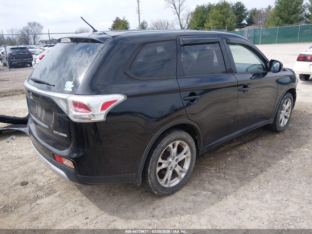 Продажа на аукционе авто 2015 Mitsubishi Outlander Se, vin: JA4AZ3A38FZ010858, номер лота: 44729677