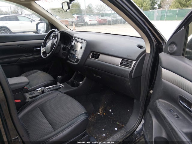 Продажа на аукционе авто 2015 Mitsubishi Outlander Se, vin: JA4AZ3A38FZ010858, номер лота: 44729677