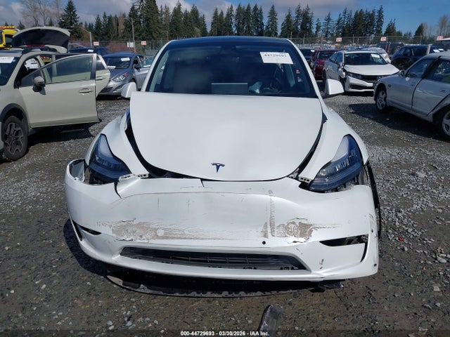 2022 Tesla Model Y Long Range Dual Motor All-wheel Drive მანქანა იყიდება აუქციონზე, vin: 7SAYGAEE8NF518362, აუქციონის ნომერი: 44729693