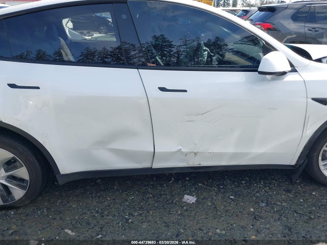 2022 Tesla Model Y Long Range Dual Motor All-wheel Drive მანქანა იყიდება აუქციონზე, vin: 7SAYGAEE8NF518362, აუქციონის ნომერი: 44729693