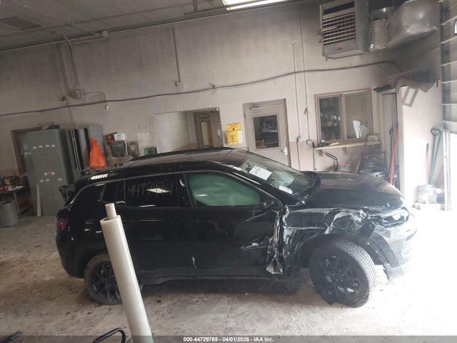 2022 Jeep Compass Latitude Lux 4x4 მანქანა იყიდება აუქციონზე, vin: 3C4NJDFB5NT128280, აუქციონის ნომერი: 44729769