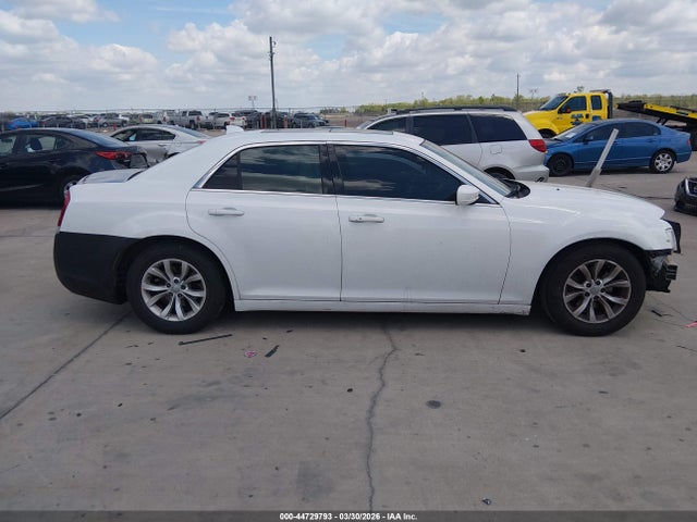 Продажа на аукционе авто 2016 Chrysler 300 Limited, vin: 2C3CCAAG6GH206679, номер лота: 44729793