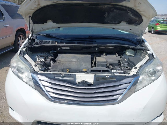 2016 TOYOTA SIENNA 5TDYK3DC8GS722200 Photo 9