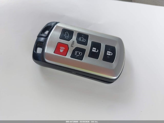 2016 TOYOTA SIENNA 5TDYK3DC8GS722200 Photo 10