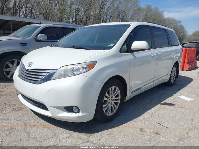 2016 TOYOTA SIENNA 5TDYK3DC8GS722200 Photo 1