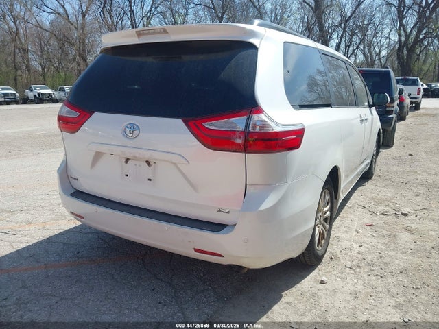 2016 TOYOTA SIENNA 5TDYK3DC8GS722200 Photo 3