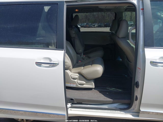 2016 TOYOTA SIENNA 5TDYK3DC8GS722200 Photo 7