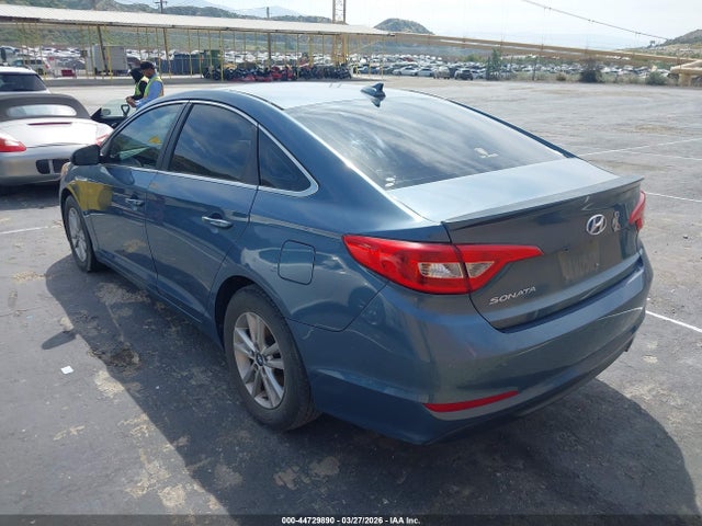 2016 HYUNDAI SONATA 5NPE24AFXGH417360 Photo 2